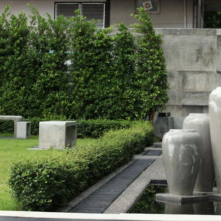 Baannueng At Aree 5 Hotel Bangkok Exteriör bild